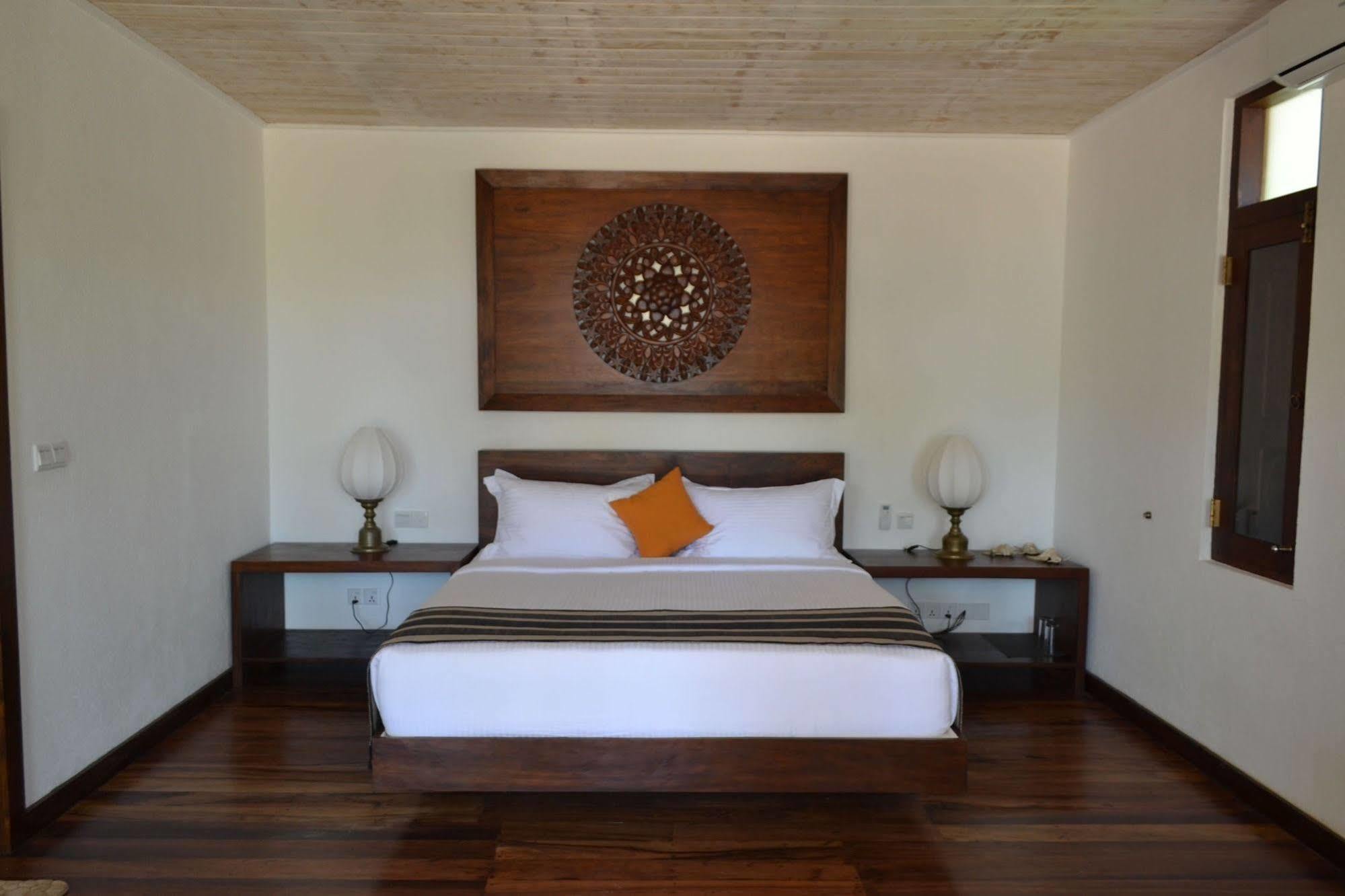 Aga Surf View Hotel Tangalle Eksteriør billede