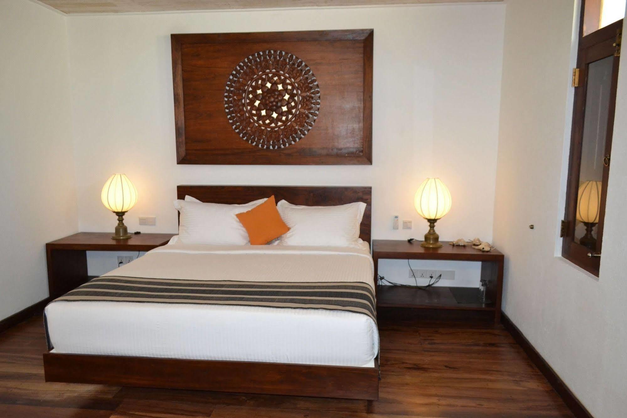 Aga Surf View Hotel Tangalle Eksteriør billede